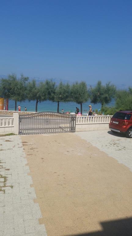 Apartment Brac Sutivan Oda fotoğraf