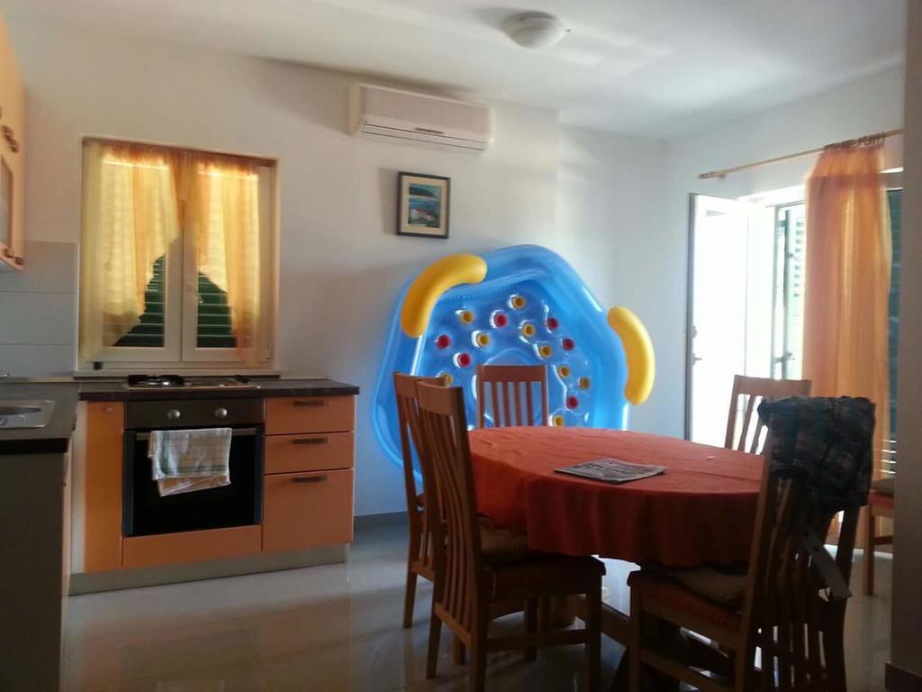 Apartment Brac Sutivan Oda fotoğraf