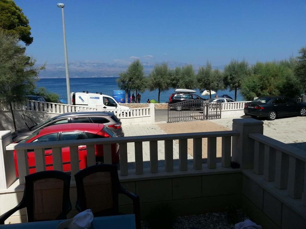 Apartment Brac Sutivan Oda fotoğraf