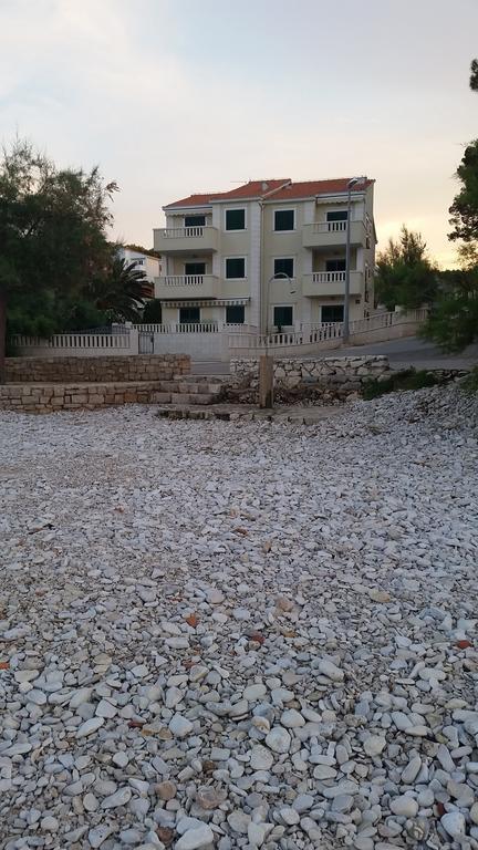 Apartment Brac Sutivan Oda fotoğraf