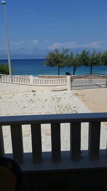Apartment Brac Sutivan Oda fotoğraf