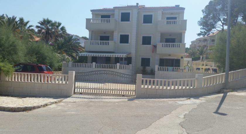 Apartment Brac Sutivan Oda fotoğraf